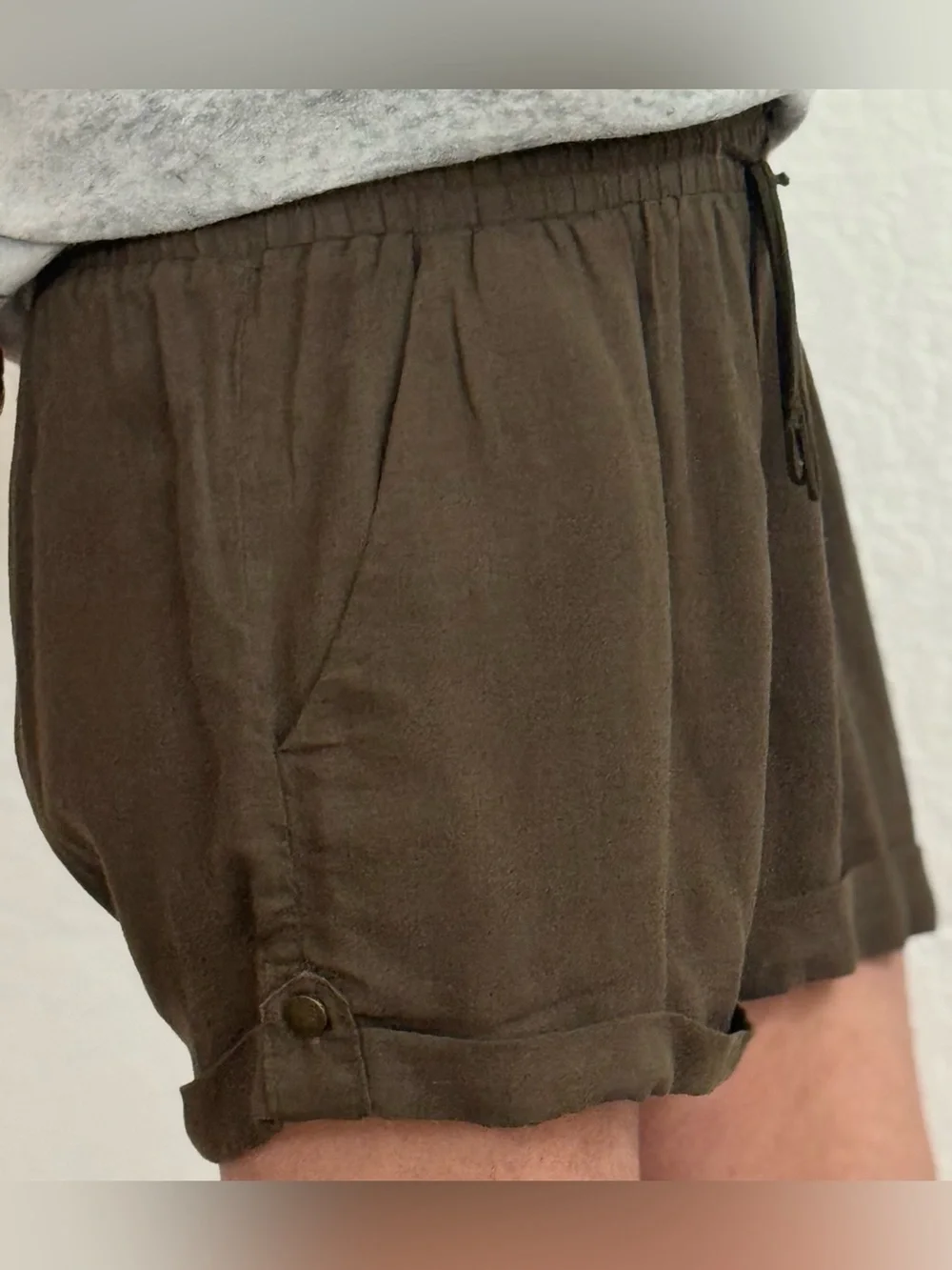 Current/Elliot olive green lounge roll woven short lightweight elastic waist